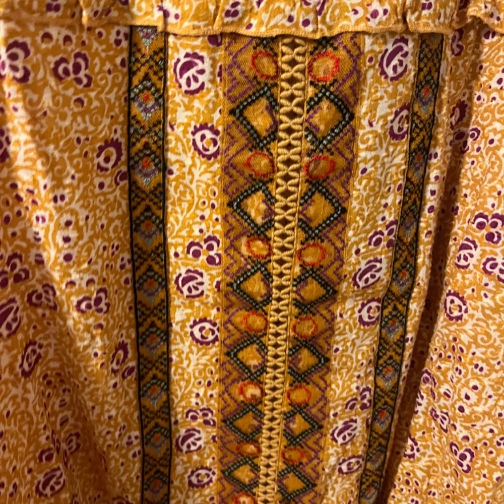Yellow Blouse - Picture 5 of 7